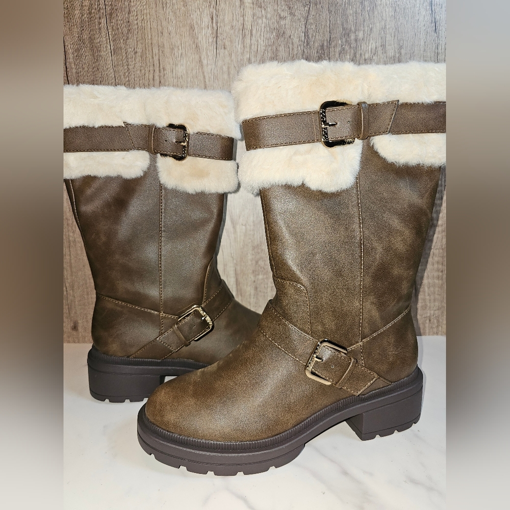 New Rocket Dog Women's Igloo Fashion Boot Size 8.5 US No Box